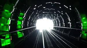 In each car, riders are arranged 4 across in a single row, for a total of 32 riders per train. The Hulk Roller Coaster Youtube