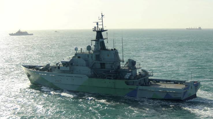 Starmer slams Russian warship's 'reckless' warning shots in English Channel  - France 24