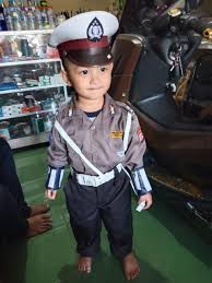 Lagi viral terbaru cewe lepas baju. Model Anak Pake Baju Polisi Untuk Editing Foto Sejumlah Warga China Berpakaian Brimob Rupanya Penasaran Langsung Cek Di Bawah Yuk Otokonokoma