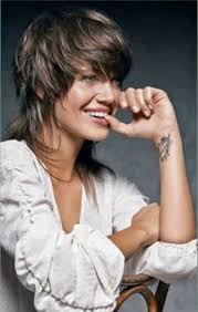 Tagli capelli corti scalati tagli capelli corti di tendenza: Proposte Moda Capelli Autunno Inverno 2020 2021 Revolution Parrucchieri Di Antonella Cipriani