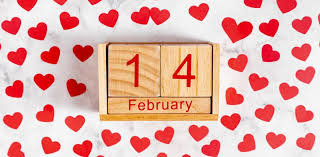 Bijou, bouquet de fleurs de saison, parfum, gourmandises, spa à deux. Cadeaux Saint Valentin 2021 23 Idees Sexy Homme Et Femme