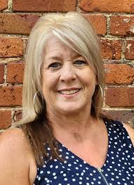 Lori Musgrave's Instagram, Twitter & Facebook