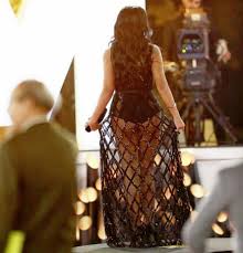 وكشفت رانيا يوسف أنها لم تتعامل مع مقدم البرنامج بالذكاء الكافي مع اسئلة المذيع وحاولت رانيا مجاراة المذيع في هذه الأشئلة بشكل يجعل المقابلة تمر مرور الكرام دون حدوث أي. ÙÙ„Ø§Ø´ Ù‚Ø§Ù… Ø§Ù„Ù…ØµÙˆØ± Ø¨Ù†Ø´Ø± Ø¨Ø§Ù‚ÙŠ ØµÙˆØ± Ø±Ø§Ù†ÙŠØ§ ÙŠÙˆØ³Ù Ù…Ù† Ø§Ù„Ø®Ù„Ù Ø¨Ø¹Ø¯ Ø£Ù† Facebook