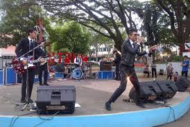 Menurut drummer band beside, ahmad rustandi atau akrab disapa bebi, patung gitar yang berada di taman musik centrum, jalan sumbawa no.32, kelurahan merdeka, kecamatan sumur bandung. Wajib Kunjungi 8 Taman Keren Di Bandung