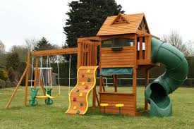 Klettergerüste machen kindern unglaublich viel spaß und sind auch aus pädagogischer sicht sehr zu empfehlen. Speziell Fur Kinder Klettergerust Im Garten Archzine