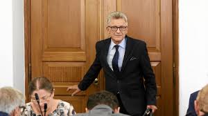 Stanisław piotrowicz zarzeka się, że to on mówił prawdę ws. Pozew Przeciwko Stanislawowi Piotrowiczowi Za Slowa O Sedziach Zlodziejach