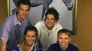 Logo!) ist eine vom zdf produzierte nachrichtensendung für kinder, die im kindersender kika ausgestrahlt wird. Logo Bilderserie Die Logo Moderatoren Seit 1989 Zdftivi