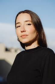 Anna Pacheco: "El turisme de luxe no reparteix la riquesa que genera i  explota igual o pitjor"