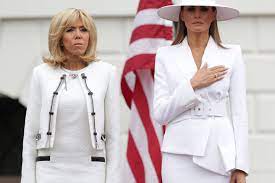 Brigitte macron, who could become france's first official first lady, not only lives a singular love. Brigitte Macron Uber Melania Trump So Tickt Die First Lady Brigitte De