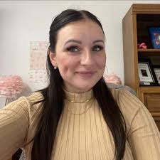 If you could pray for me I would really appreciate it. I have been so  broken since last year 💔 I found out my husband has been cheating