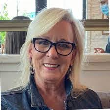 Barbara Zmuda's Instagram, Twitter & Facebook