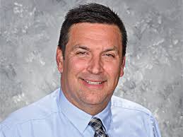 Manchester school board chooses new district superintendent