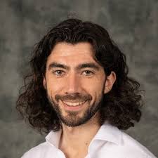 Luke 🐝 Hewitt (@lukebeehewitt)