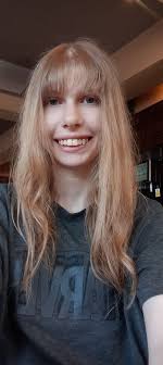 Stephani has a big beautiful smile after we did her super cute new Navel  Piercing! :)