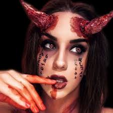 Wenn sie gerade auf der suche nach einfachen, aber effektvollen beispielen für gruselige halloween gesichter sind, dann brauchen sie nicht weiter zu suchen. Die 10 Besten Halloween Make Up Inspirationen Fur 2020 321linsen