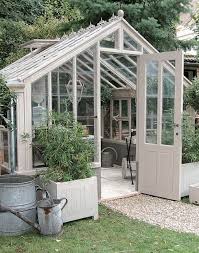 serre ou chassis faites le bon choix greenhouse backyard garden types
