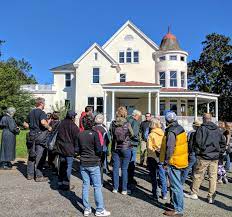 Barton House The Valentine Three major railroad tracks, including bart's, help to outline the iron triangle in richmond: