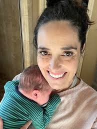 New York lash artist seeking followers and tips