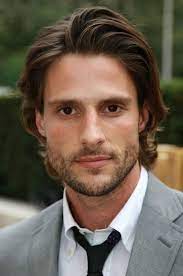 Mens Long Hair Wedding Men S Facial Hair For Wedding Mens Hairstyles For A Wedding Male We Mens Hairstyles Thick Hair Mens Hairstyles Medium Mens Hairstyles