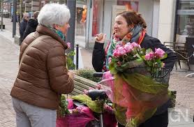 Datum & geschenke für technikaffine frauen, outdoor freundinnen und gamerinnen. Rosen Zum Weltfrauentag In Der Nordhorner Innenstadt