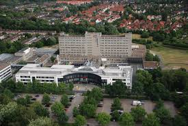 Im klinikum links der weser wurden 2006 fast 25.000 und 2013 dann 24.802 patienten stationär (inklusive teilstationärer fälle) und über 20.000 patienten ambulant behandelt. Gesundheit Nord Klinikverbund Bremen Entwicklung Des Klinikum Links Der Weser