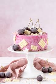Eistortchen Mit Kirschen Und Weisser Schokolade Und Ein Eis Event Emma S Lieblingsstucke Rezept Eistorte Weisse Schokolade Weisse Schokolade Eis