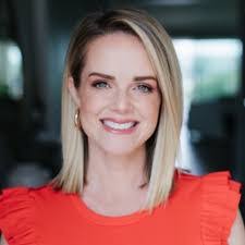 Kendra Pennington's Instagram, Twitter & Facebook