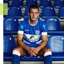 Zweetafvoerend en sneldrogend materiaal houd je droog en comfortabel. Pec Zwolle Thuisshirt 2020 2021 Voetbalshirts Com