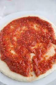 It S So Easy To Make Your Own Tomato Sauce For Pizzas And Dips This No Cook Pizza Sauce Takes No More Than 5 M In 2021 Pizza Sauce Easy Sauce Recipe Flavorful Recipes