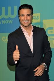 Is Jane The Virgin S Rogelio Based On A Real Person Jaime Camil Doesn T Have Much In Common With His Character Jane The Virgin Gorgeous Men Beautiful Men