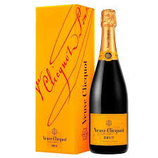 Ob zu ostern, muttertag, zum geburtstag, hochzeit oder bei uns im champagnershop können sie champagner einfach und sicher online bestellen und versenden. Buy Veuve Clicquot Orange Label Champagne Fast Delivery I Shop Liquor
