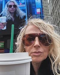 Mari Cullen's Instagram, Twitter & Facebook