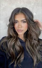 What hair model is available for balayage foils in Melbourne?