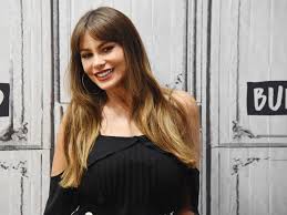 Her father, julio enrique vergara robayo, provides cattle to the meat industry. Sofia Vergara Proves To Followers She S A Natural Blonde