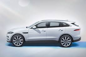 Compare jaguar suvs by price, mpg, seating capacity, engine size & more! Jaguar F Pace Iaa 2015 Infos Motoren Preise Markstart Autobild De
