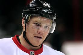 Eight more stitches for Ottawa Sens tough guy Chris Neil