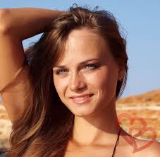 Monica Moon's Instagram, Twitter & Facebook