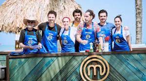 Este fin de semana llega nuevamente a nuestra tele uno de los realities más famosos del mundo y con estrellas de la farándula nacional e internacional invitadas: Masterchef Celebrity En Vivo Favoritos Participantes Del Primer Programa En Directo As Colombia