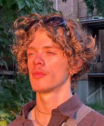 Max Rutkowski's Instagram, Twitter & Facebook