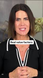 𝐖𝐡𝐚𝐭 𝐫𝐞𝐚𝐥𝐥𝐲 𝐚𝐟𝐟𝐞𝐜𝐭𝐬 𝐲𝐨𝐮𝐫 𝐡𝐨𝐦𝐞’𝐬 𝐯𝐚𝐥𝐮𝐞?  𝐈𝐭’𝐬 𝐦𝐨𝐫𝐞 𝐭𝐡𝐚𝐧 𝐣𝐮𝐬𝐭 𝐜𝐮𝐫𝐛 𝐚𝐩𝐩𝐞𝐚𝐥!, 📍 Location  plays a HUGE role—proximity to parks, public transportation, and urban  areas can boost value, while busy streets or ...