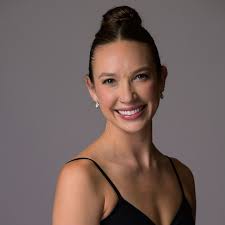 Company dancer Emma Shepard reveals the piece she will perform in Dancer's  Choice THIS WEEKEND! We'll give you a hint: it is PERFECT for Valentine's  Day. Tickets available at HuntsvilleBallet.org. #huntsvilleballetcompany  #huntsvilleballet #