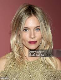 1,873 Cindy Thomas Photos & High Res Pictures