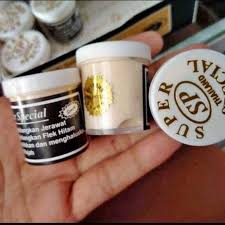 Nah, tentu kamu ingin tahu perbedaan cream temulawak asli dan palsu itu seperti apa, agar tidak salah. Cream Sp Hitam Thailand Super Uv Whitening Original Asli Berhologram Bukan Kw Lazada Indonesia