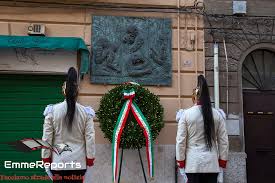 La vita del generale carlo alberto dalla chiesa, all'iizio soldato del regio esercito italiano, durante l'italia fascista e poi, dopo l'8 settembre . In Ricordo Del Generale Carlo Alberto Dalla Chiesa Emmereports