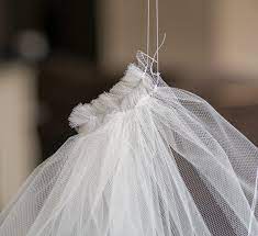 How To Make A Bridal Veil Learn How To Make A Simple Bridal Veil Veil Diy Diy Wedding Veil Veils Bridal Diy