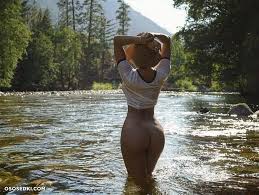 Mira Twitch fake nude photos-her risqué pictures