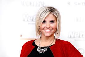 Beatrice egli is part of a millennial generation (also known as generation y). Beatrice Egli Der Trick Hinter Ihren Lassigen Outfits Gala De