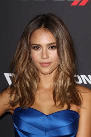 Jessica alba's hair color is brown, and she loves to wear long brown wavy hairstyles very much. Jessica Alba Cut Her Hair See Her New Bob Haircut Glamour