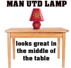 Manchester united maçı kaybetmesi halinde manchester city şampiyonluğunu ilan edecek. Everyone S Laughing At Manchester United Opposing Fans Rejoice At Glorious Calamitous And Hilarious Decline Of Red Devils Daily Mail Online