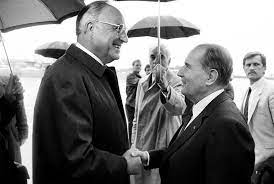 Bundeskanzler kohl in frankreich 1984 / gedenken der gefallenen soldaten in verdun. Privates Treffen Zwischen Helmut Kohl Und Francois Mitterrand Heidelberg 26 August 1986 Cvce Website